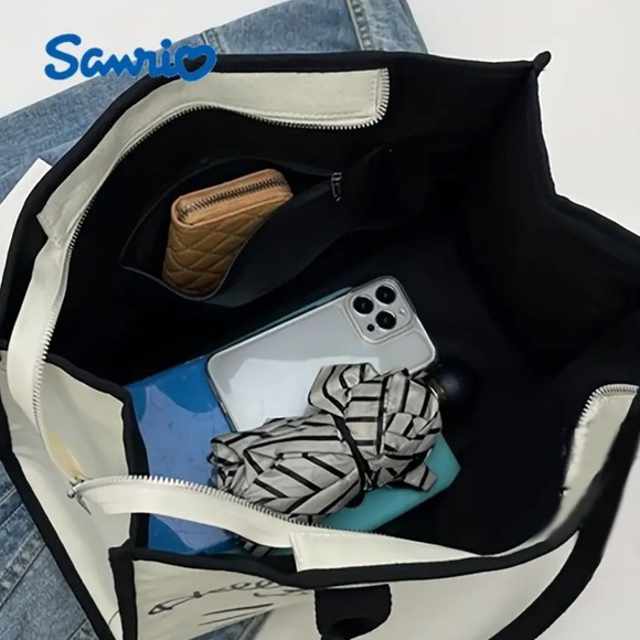 NIP Hello Kitty Sanrio Canvas Tote Bag Black Lining - Picture 4 of 7